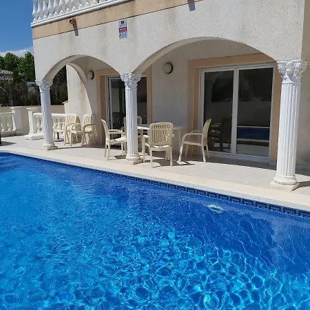 Casa Amb Piscina Privada Villa *