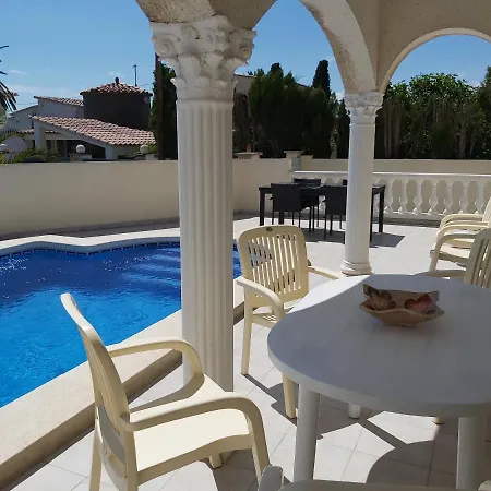 Casa Amb Piscina Privada *